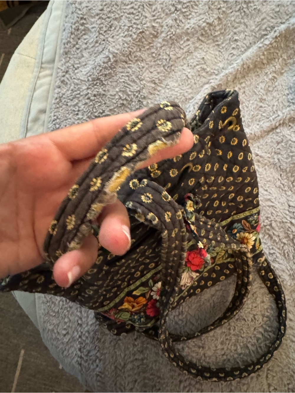 VERA BRADLEY Vintage Quilted Floral Drawstring Backpack Tote - Picture 8 of 13